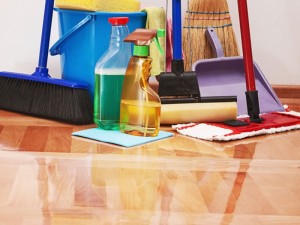 Klusje voor nà de zomer: vloer schoonmaken!